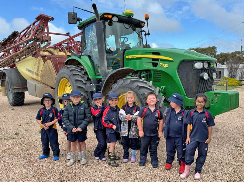 EXCURSION > Receptions checking out the tractor at Redwing Farm.