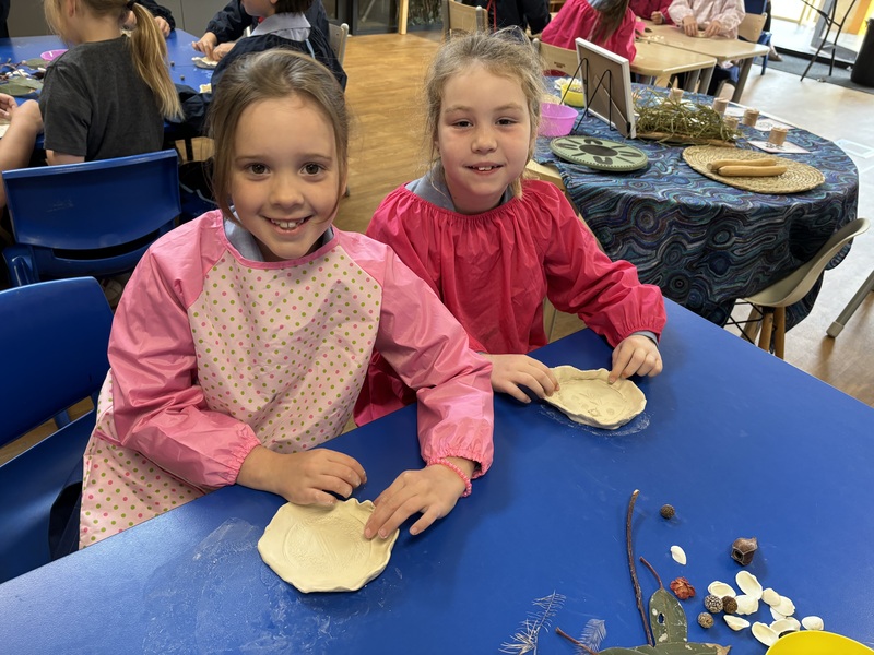 CULTURE > Year 1 students enjoyed participating in an Indigenous clay workshop. 