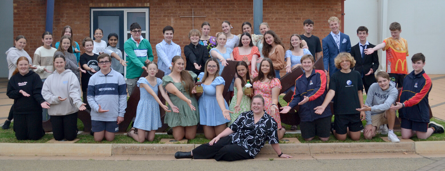 DRAMA > After a 10 year hiatus, the red carpet was rolled out for the 2024 Boscars. Year 8, 9 & 10 drama students presented work from our current semester that included advertisements, short films and script writing. 