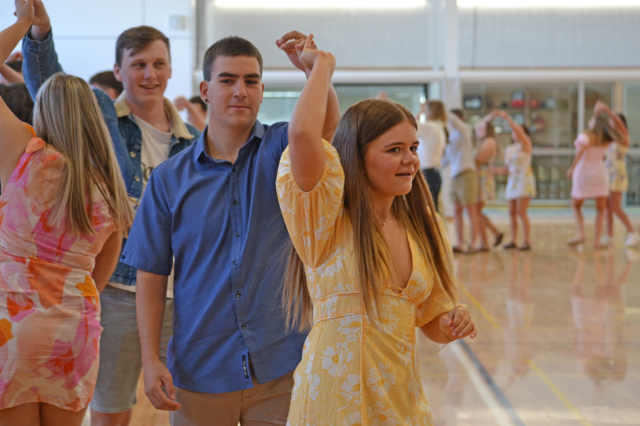 YEAR 12 > Graduation dance practice.